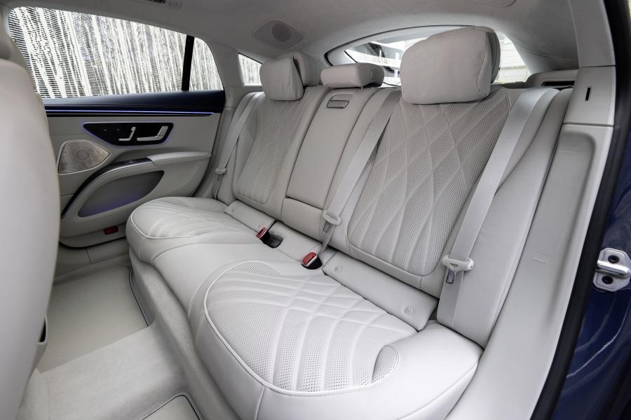 Интерьер Mercedes-Benz EQS 580 4MATIC (V297) 2021 года  (WW) (фото 13 из 24)